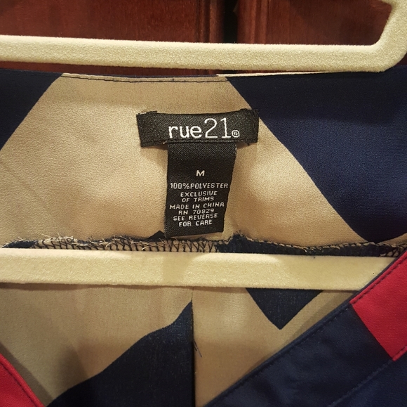 Blouse - Picture 2 of 4